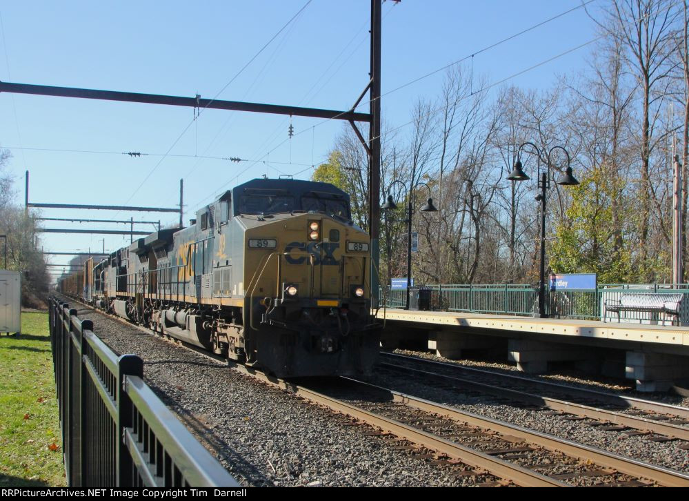 CSX 89 leads M404